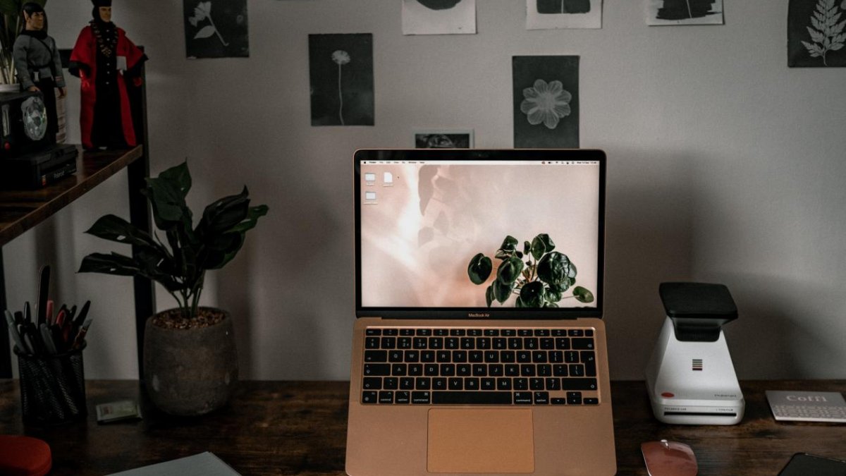 DIY Phone Stand for Desk: Creative Ideas and Tutorials