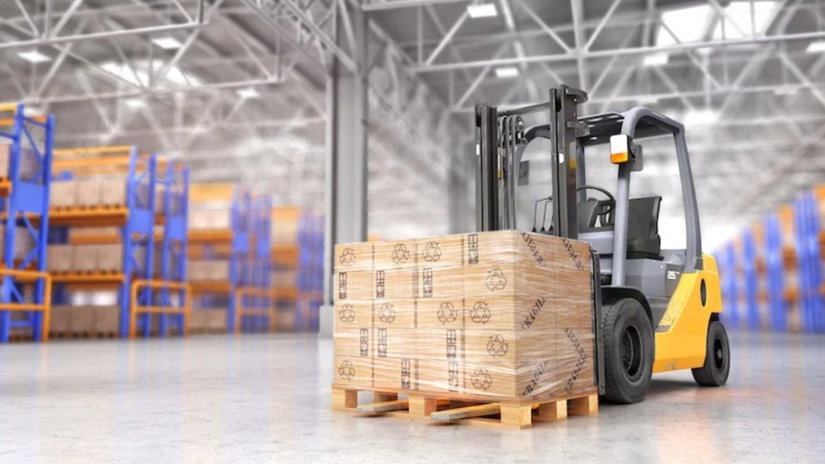 The Basic Pieces of Material Handling Equipment for Smart Warehouse Management