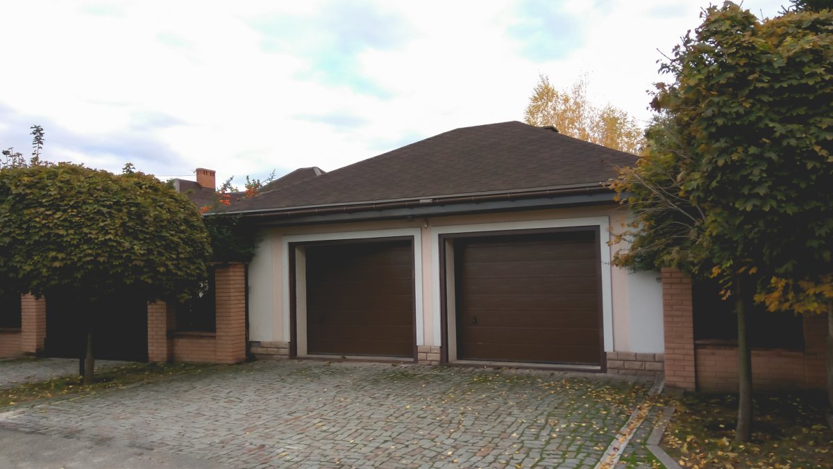 Simple DIY Garage Door Fixes Every Homeowner Should Know