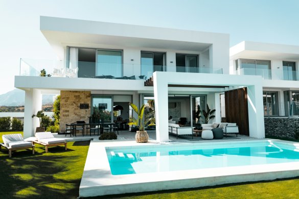 Why Every Bali Villa Needs a Glass Sliding Partition (And You’ll Want One Too)
