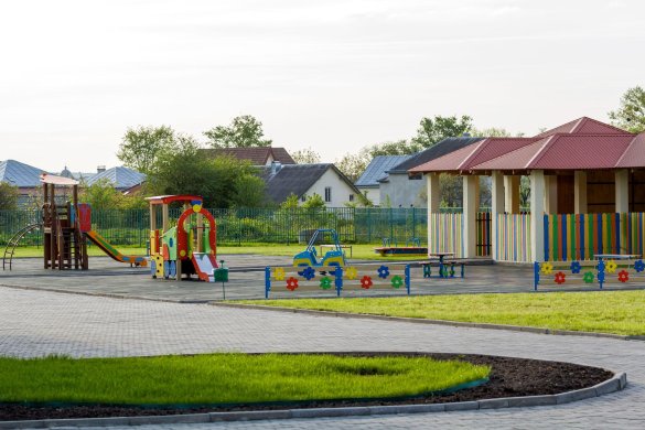 Comfort and UV Protection: Protecting Children with Canopies
