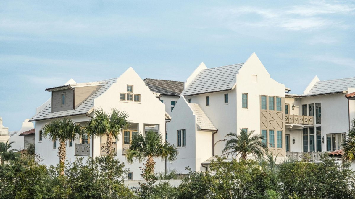 Storm Insurance Skyrockets: Kissimmee Homeowners Rush to Roofing Experts Ahead of Hurricane Season