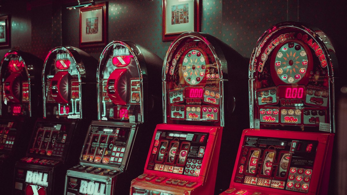 A Closer Look at What Makes Classic‑Themed Online Slots So Appealing