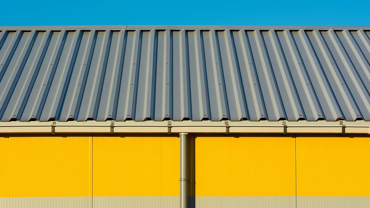 Built-Up Roofing vs. Metal Roofing: Which Suits Commercial Properties?