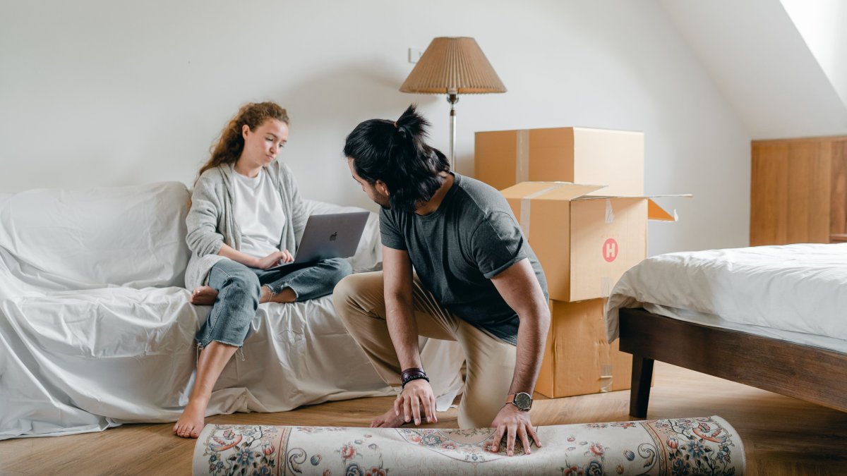 How to Set Up Smart Home Tech After Moving Into a New Place