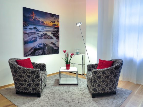 9 Stunning Floor Lamps for Small Spaces